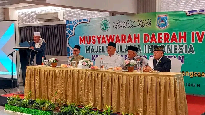 MUI Kota Tangsel menggelar kegiatan Musda, Minggu (5/5). Hasilnya KH Saidi kembali pimpin MUI Tangsel.(dra)
